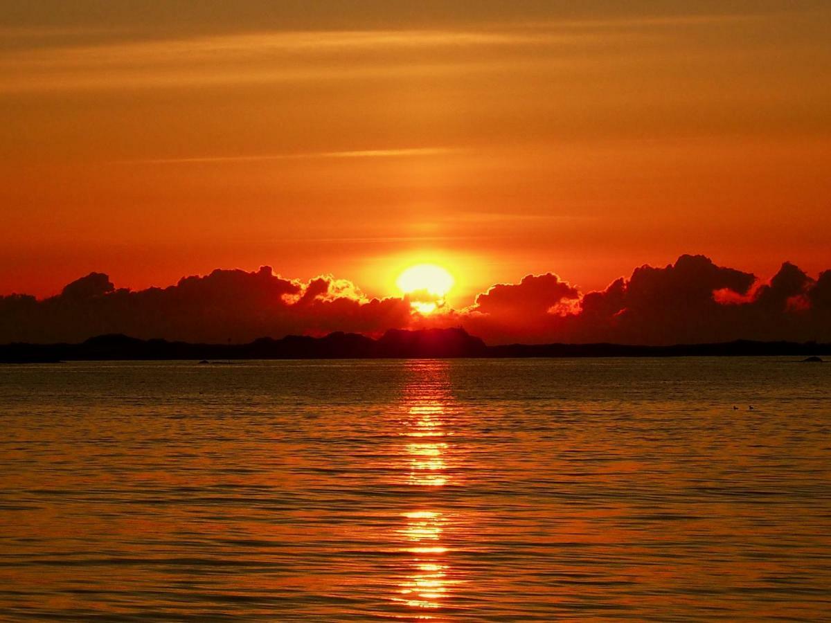 Midnight Sun View Lofoten Leknes Luaran gambar